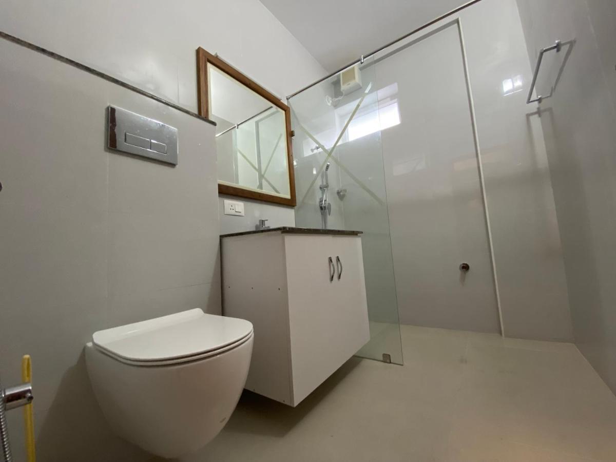 Daffodils Luxury Airport Suites Kochi Exterior photo