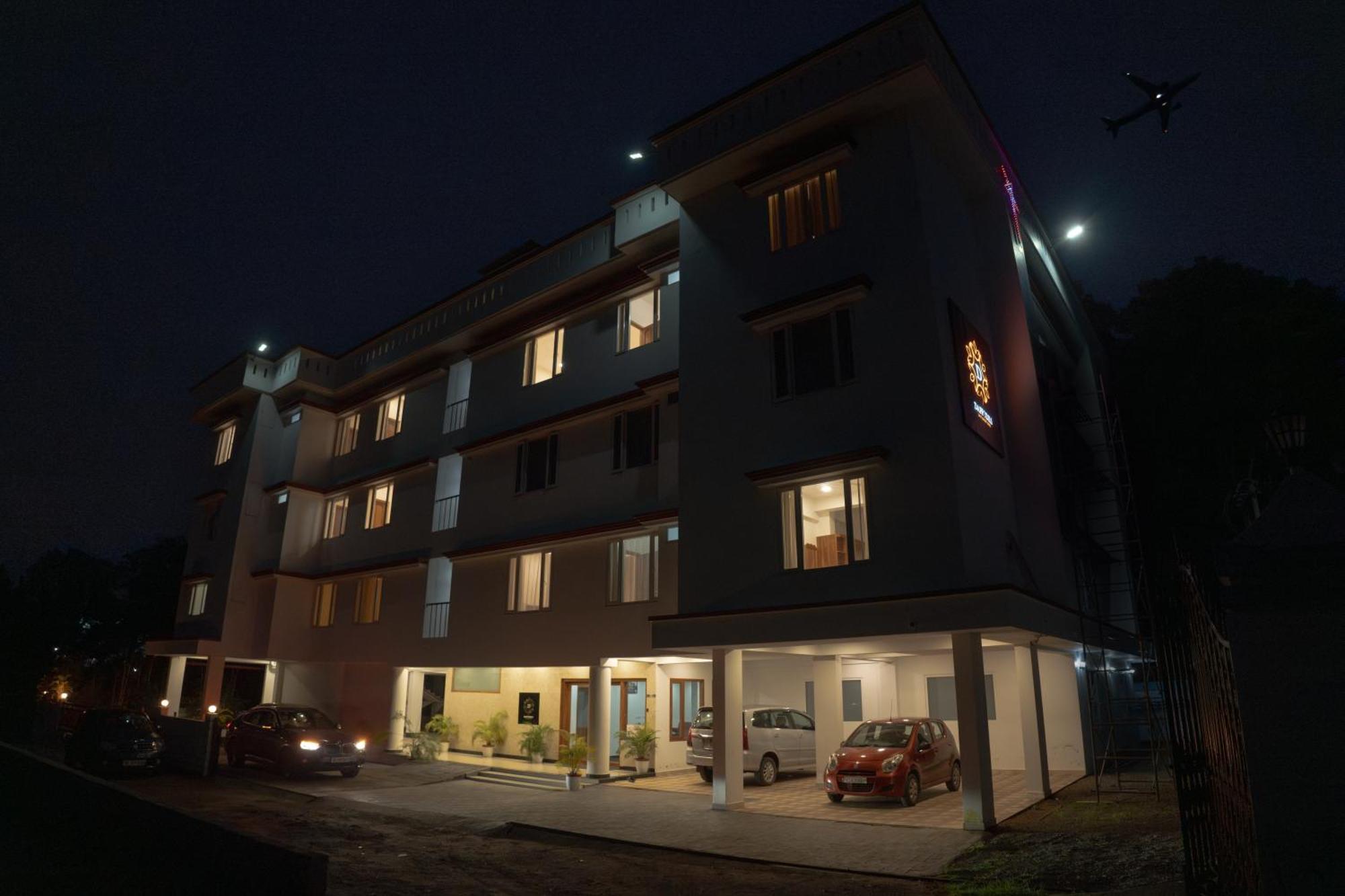 Daffodils Luxury Airport Suites Kochi Exterior photo