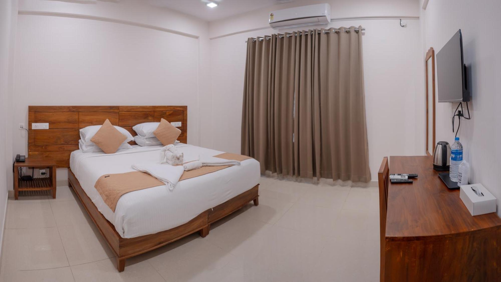 Daffodils Luxury Airport Suites Kochi Exterior photo