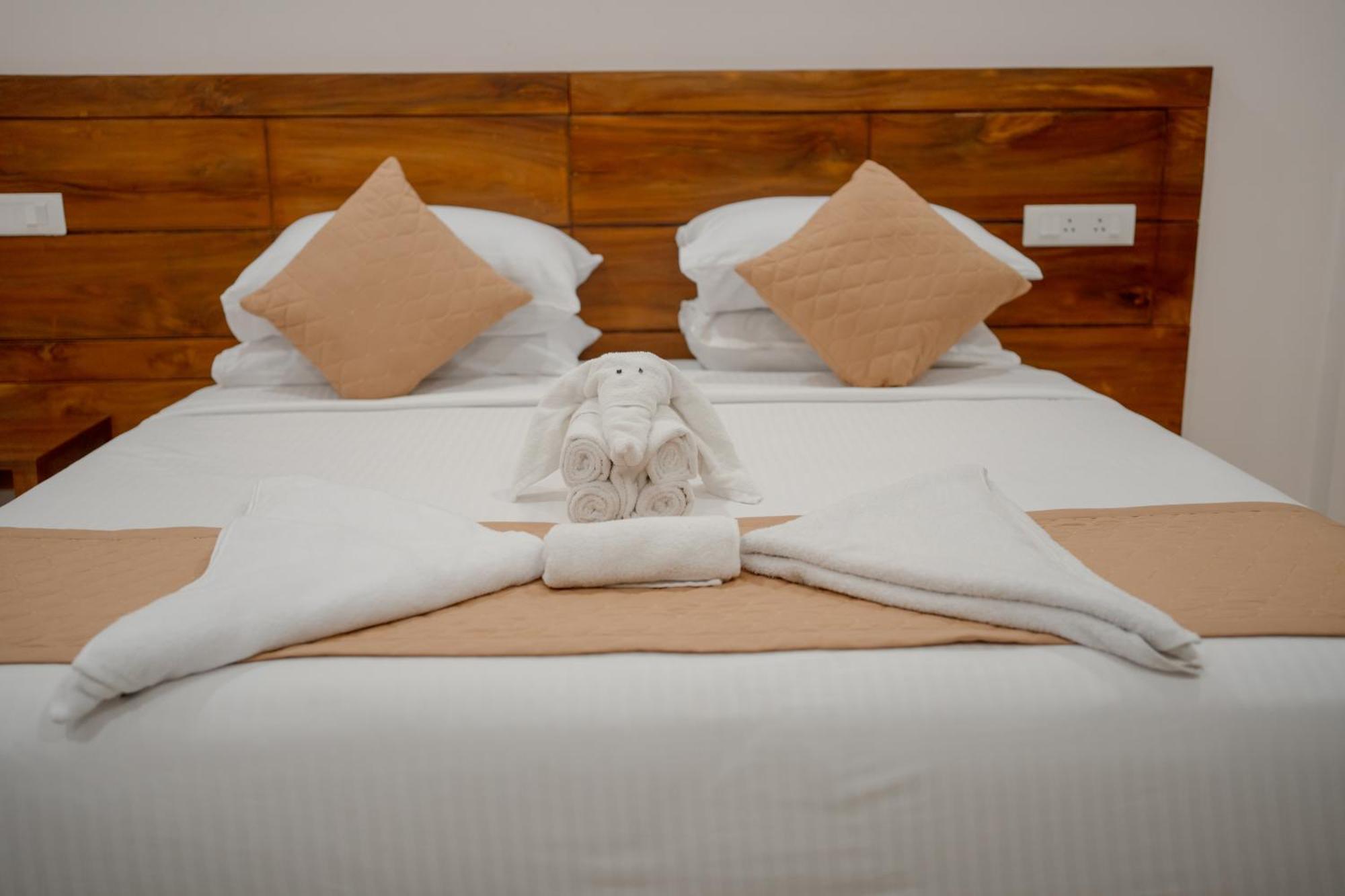 Daffodils Luxury Airport Suites Kochi Exterior photo