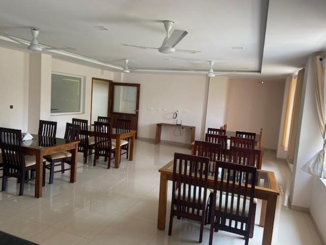 Daffodils Luxury Airport Suites Kochi Exterior photo
